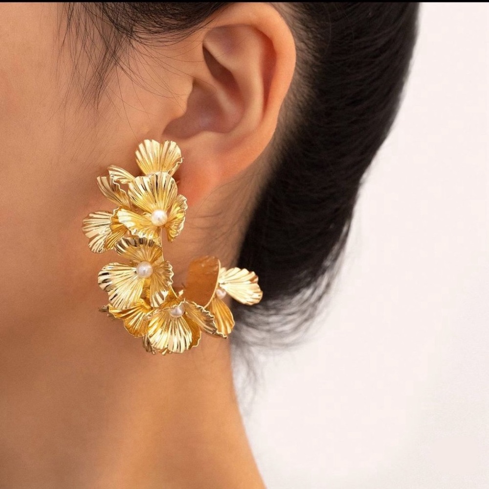 House of Harlow gold floral hoop earrings with pearls
